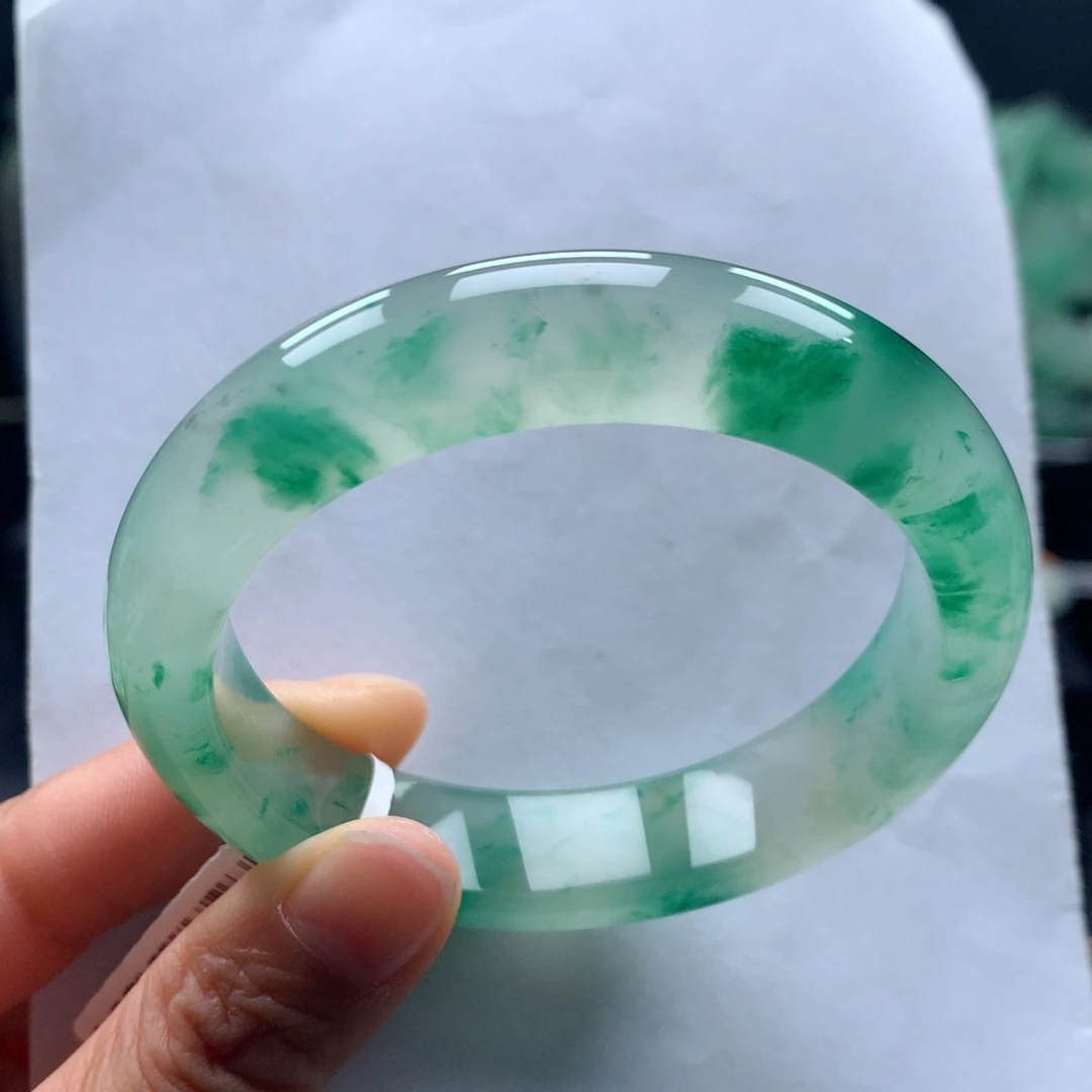 未镶嵌手镯石英质玉