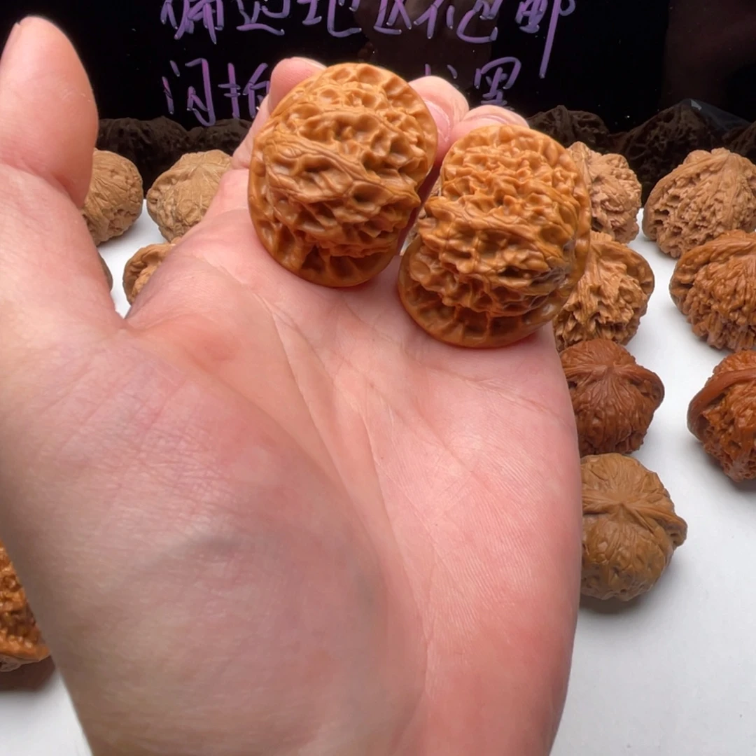 核桃把件41矮桩宫灯，已经打底