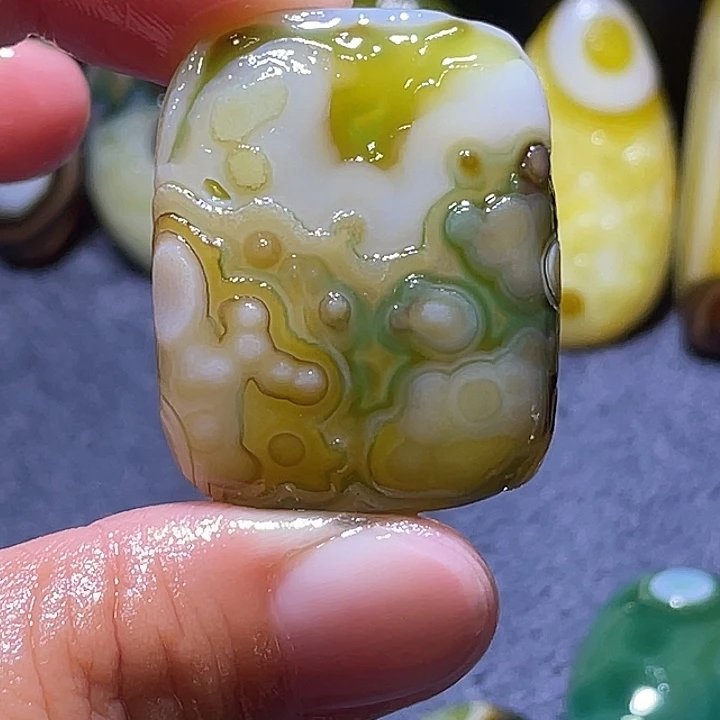 玛瑙/玉髓未镶嵌珠宝奇石