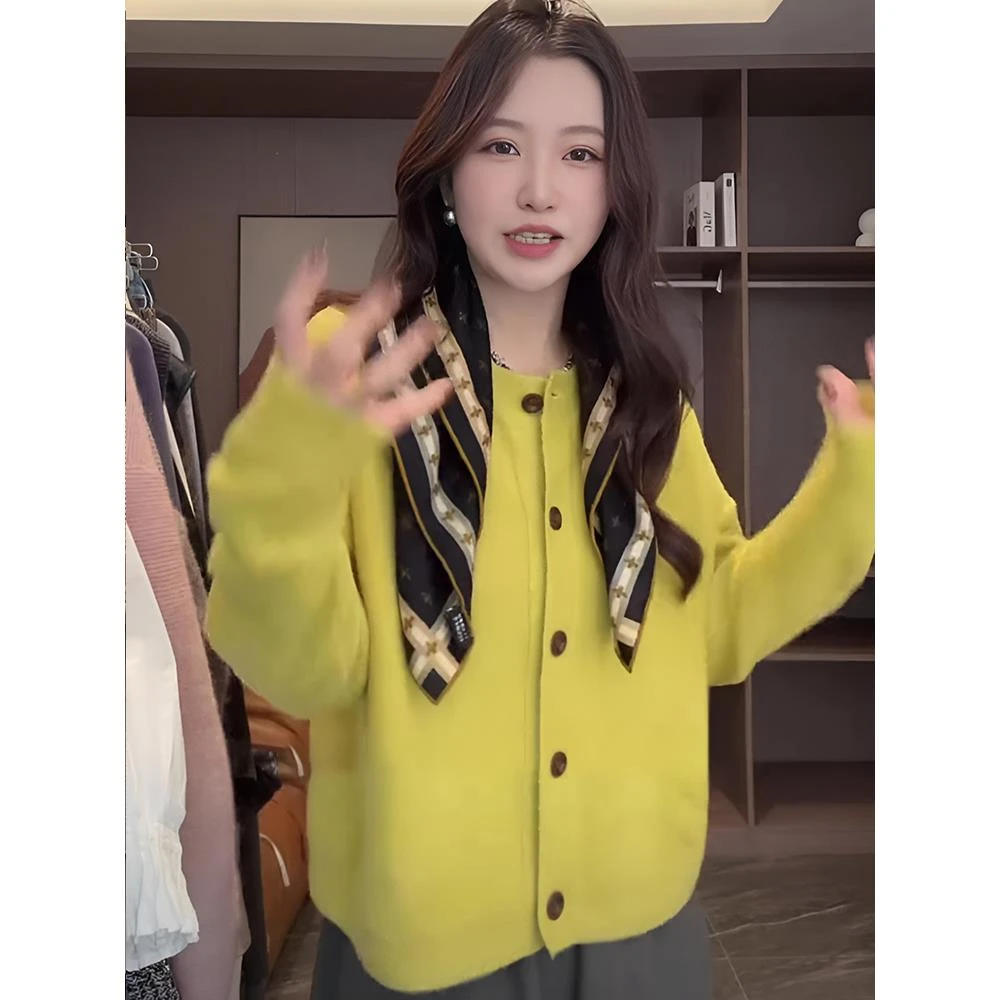 【月光心灵】2025秋冬新款气质时尚百搭纯色圆领短款针织开衫女外套