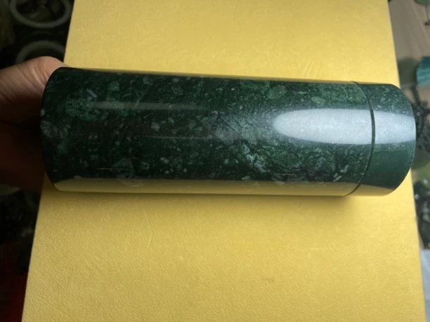 药王石杯子一个、大杯子盖子蛇纹石