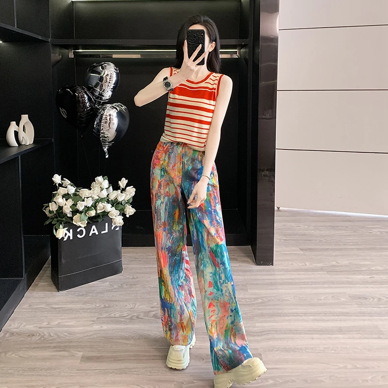 夏日多巴胺休闲运动套装女夏季炸街减龄个性涂鸦牛仔阔腿裤两件套