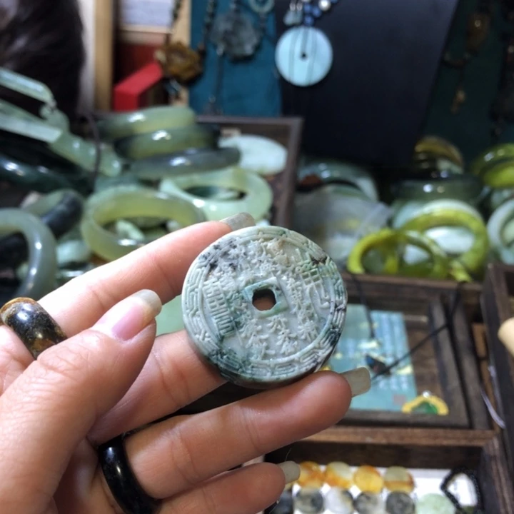 岫玉未镶嵌岫玉手镯
