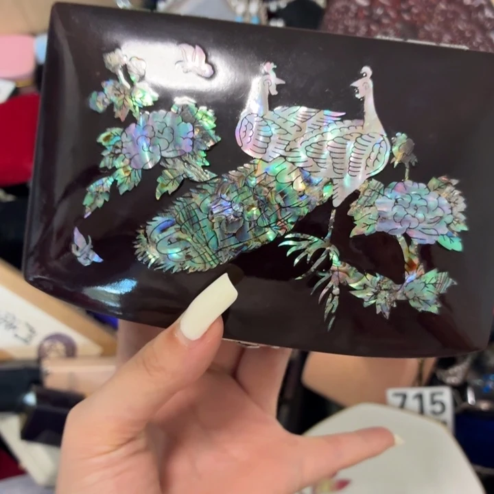 菠****瓷片点进去发现原来还有个视频