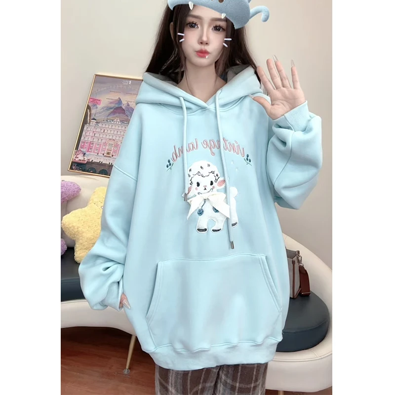 小羊刺绣蓝色连帽加厚卫衣