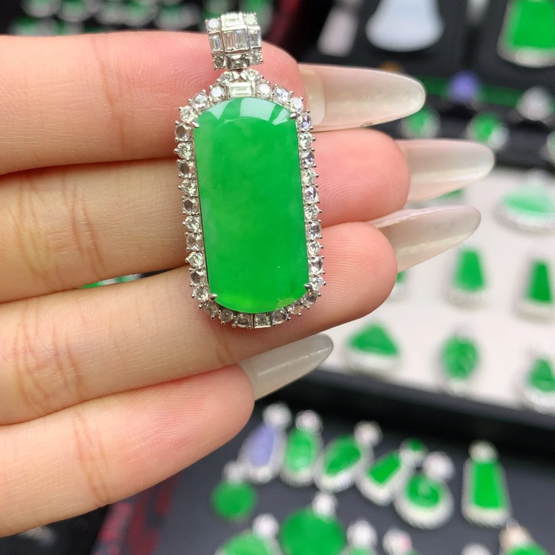 翡翠18K金镶嵌吊坠(不含链)收到货48小时鉴赏期