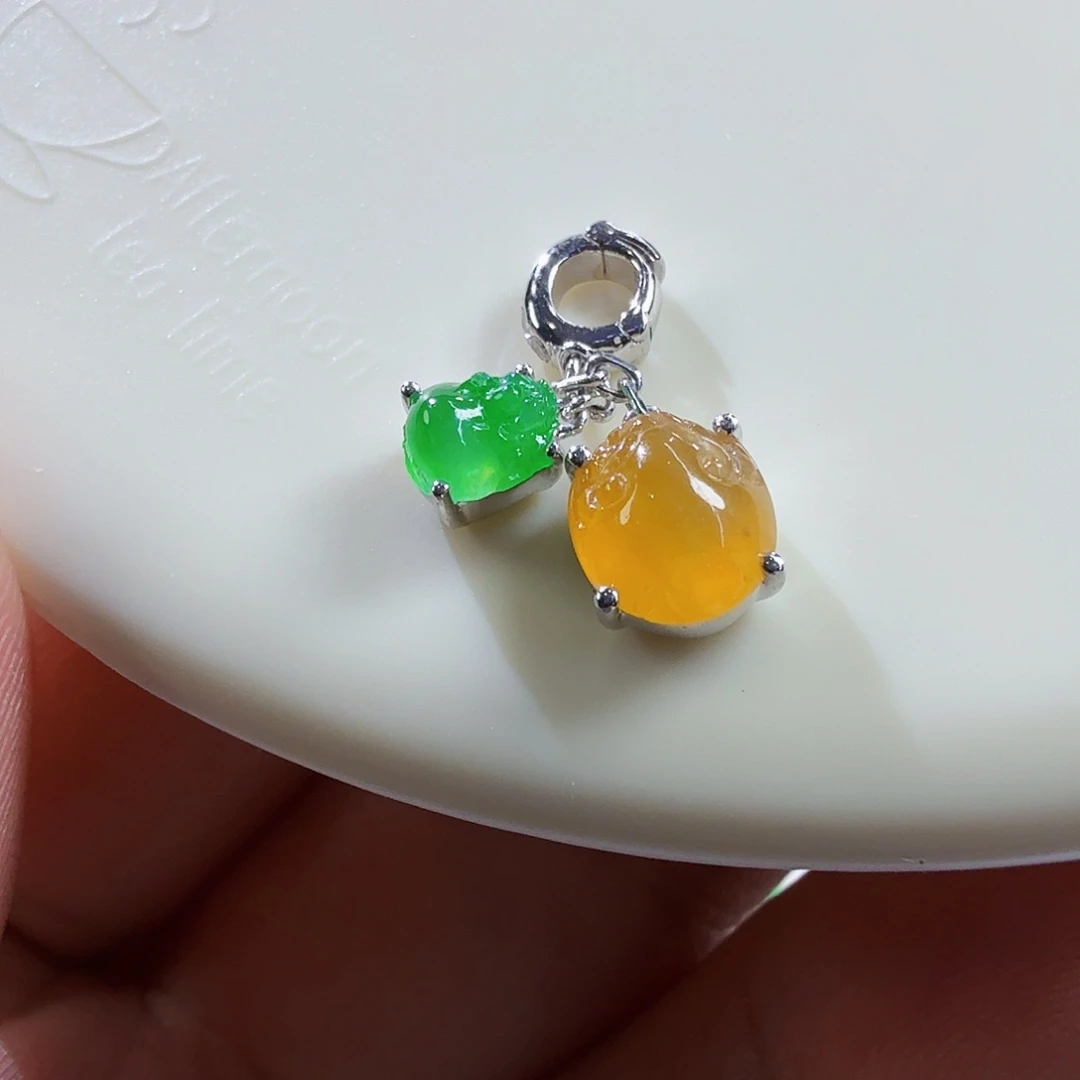 翡翠18K金镶嵌颈饰滴流