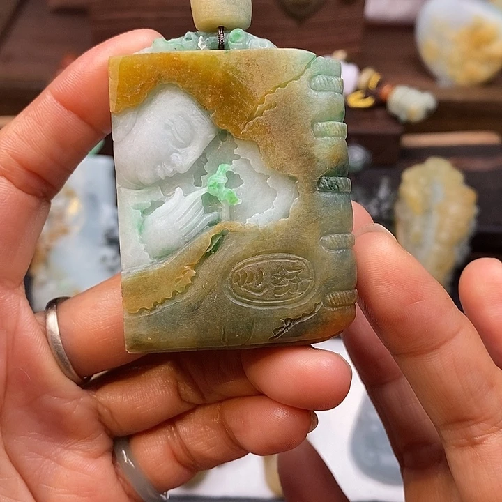 搬***司定制翡翠未镶嵌毛货抛光