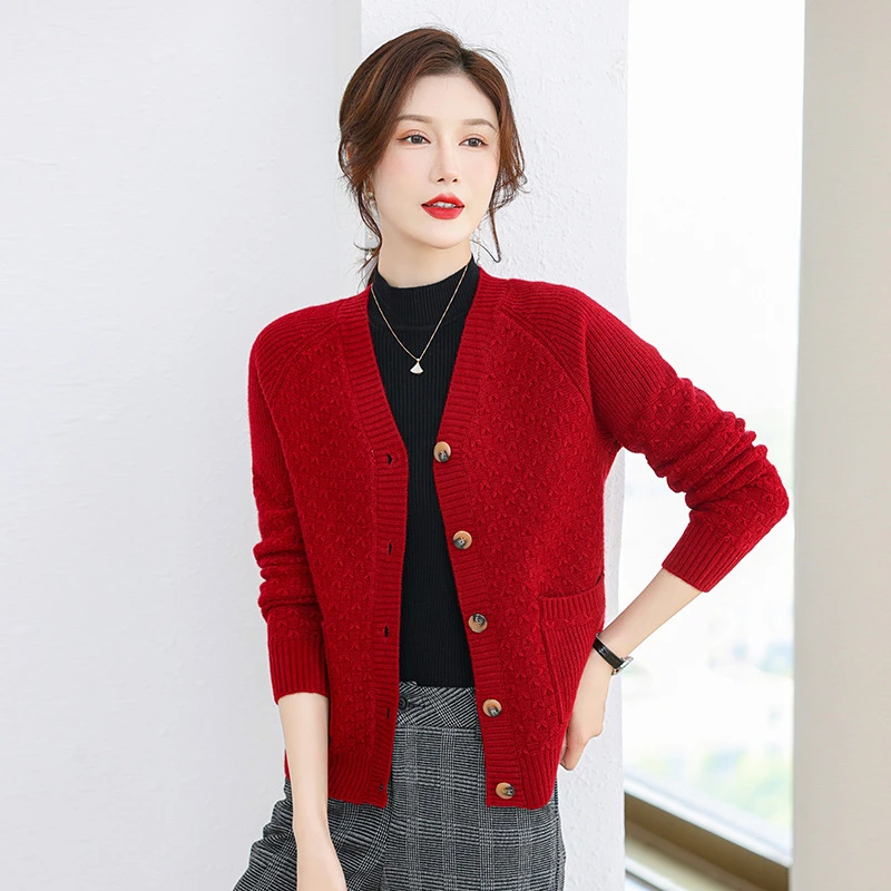 针织开衫女士短款v领新款春秋装中年百搭毛衣妈妈二八月小款外套