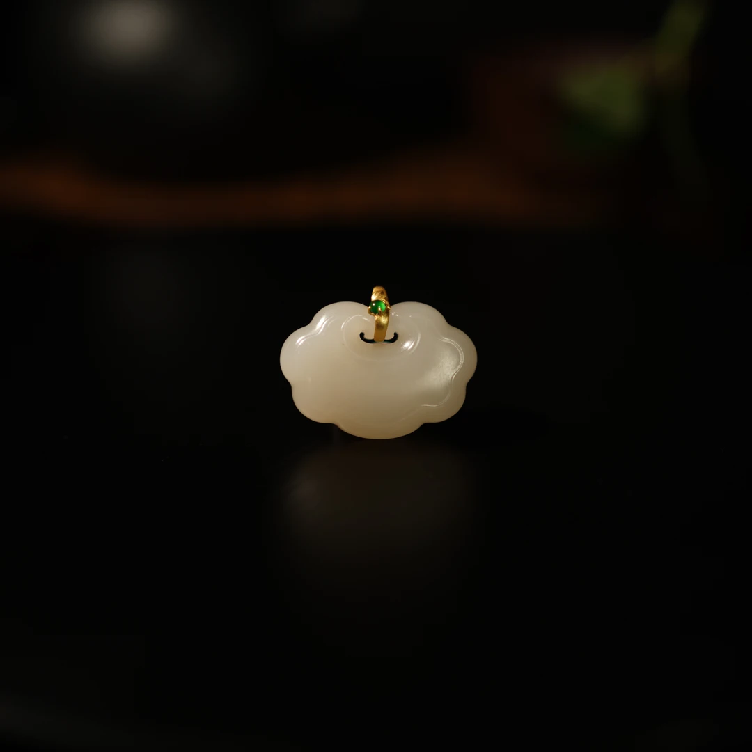 【佩洁】和田玉祥云*吊坠*18k金镶嵌