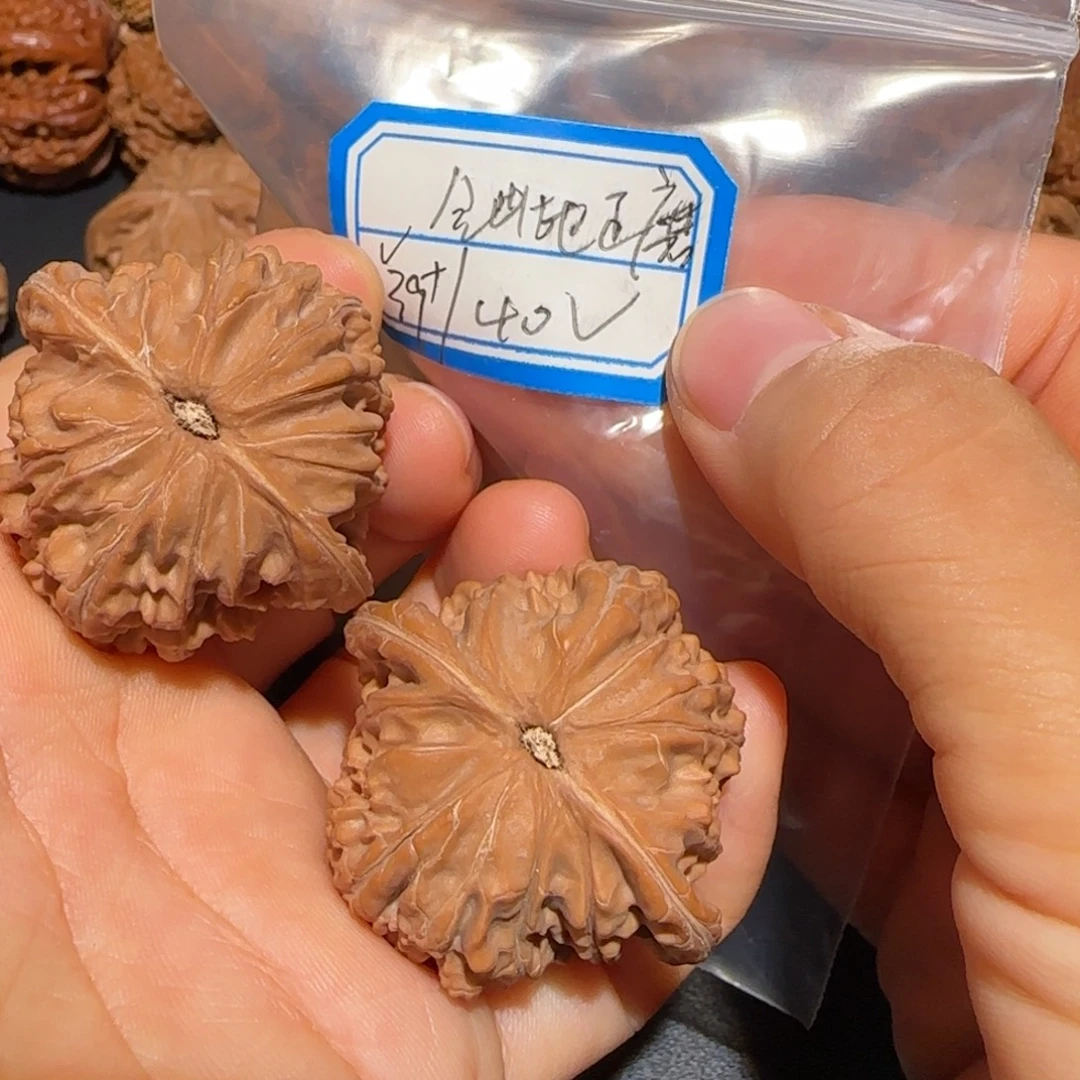 文玩核桃把件飞飞风格