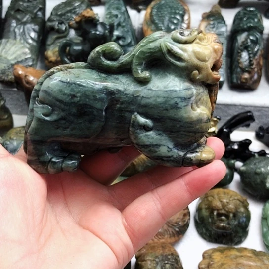 岫岩河磨玉（透闪石质玉）把件未镶嵌沙*