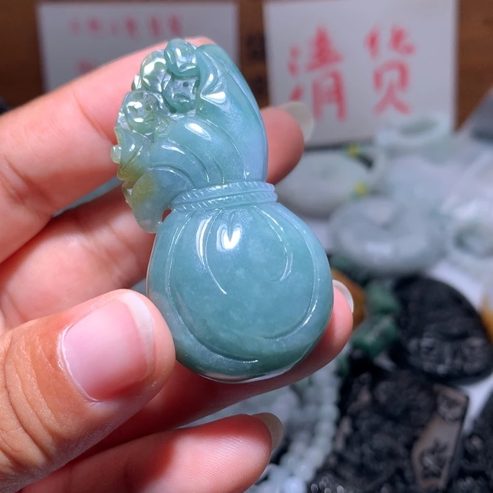 翡翠未镶嵌颈饰保真天然A货翡翠