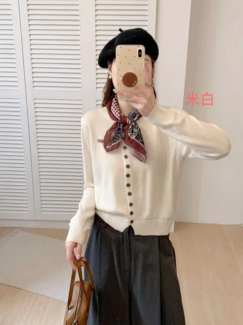 张金家百搭气质减龄女人味秋款上衣丝巾羊毛开衫JJ91