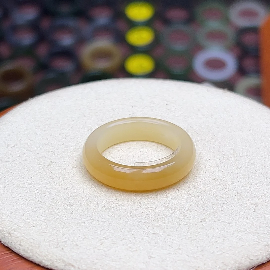 和田玉戒指未镶嵌17.4内径15圈渐变糖