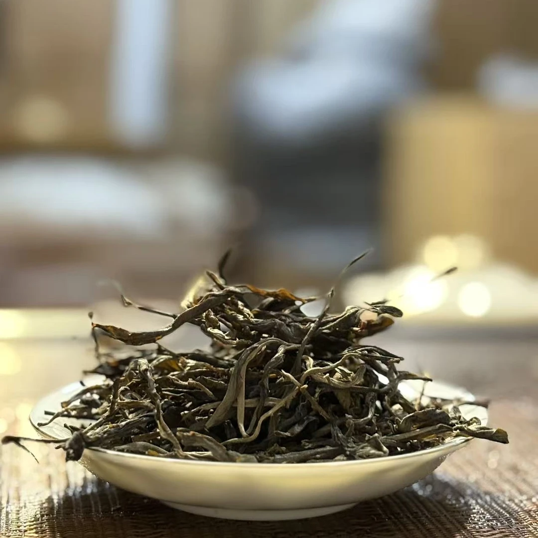 冰岛糯伍古树挑采100克散茶2025年春