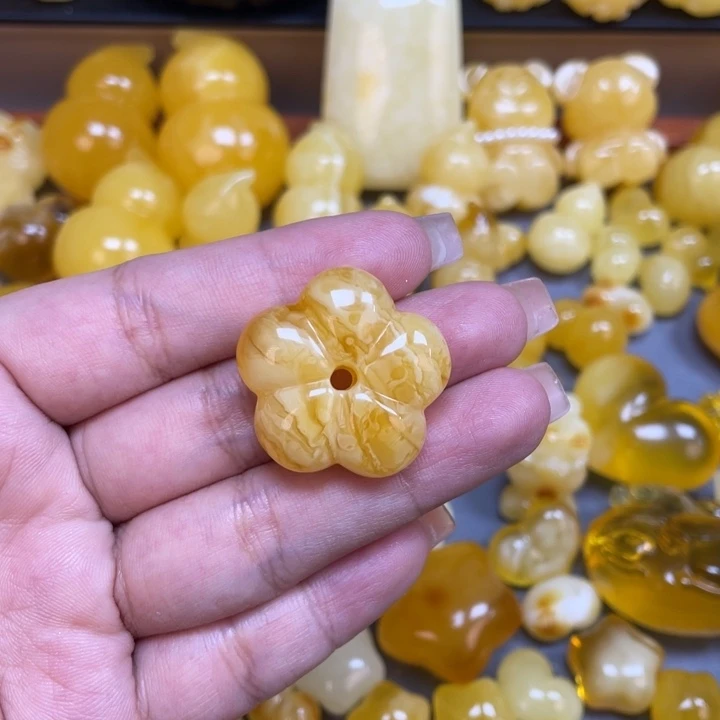 琥珀未镶嵌珠宝奇石