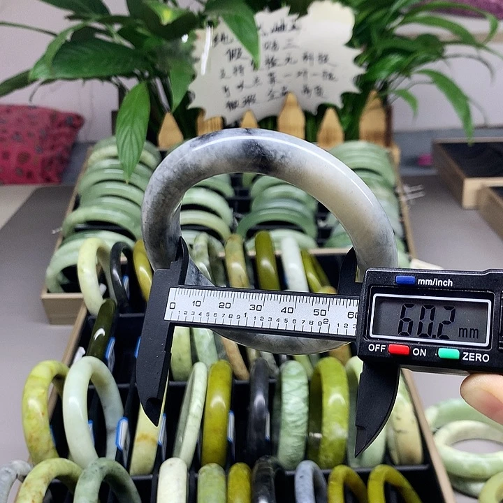 未镶嵌蛇纹石玉手镯109