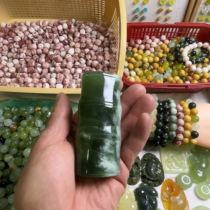 合金蛇纹石玉颈饰