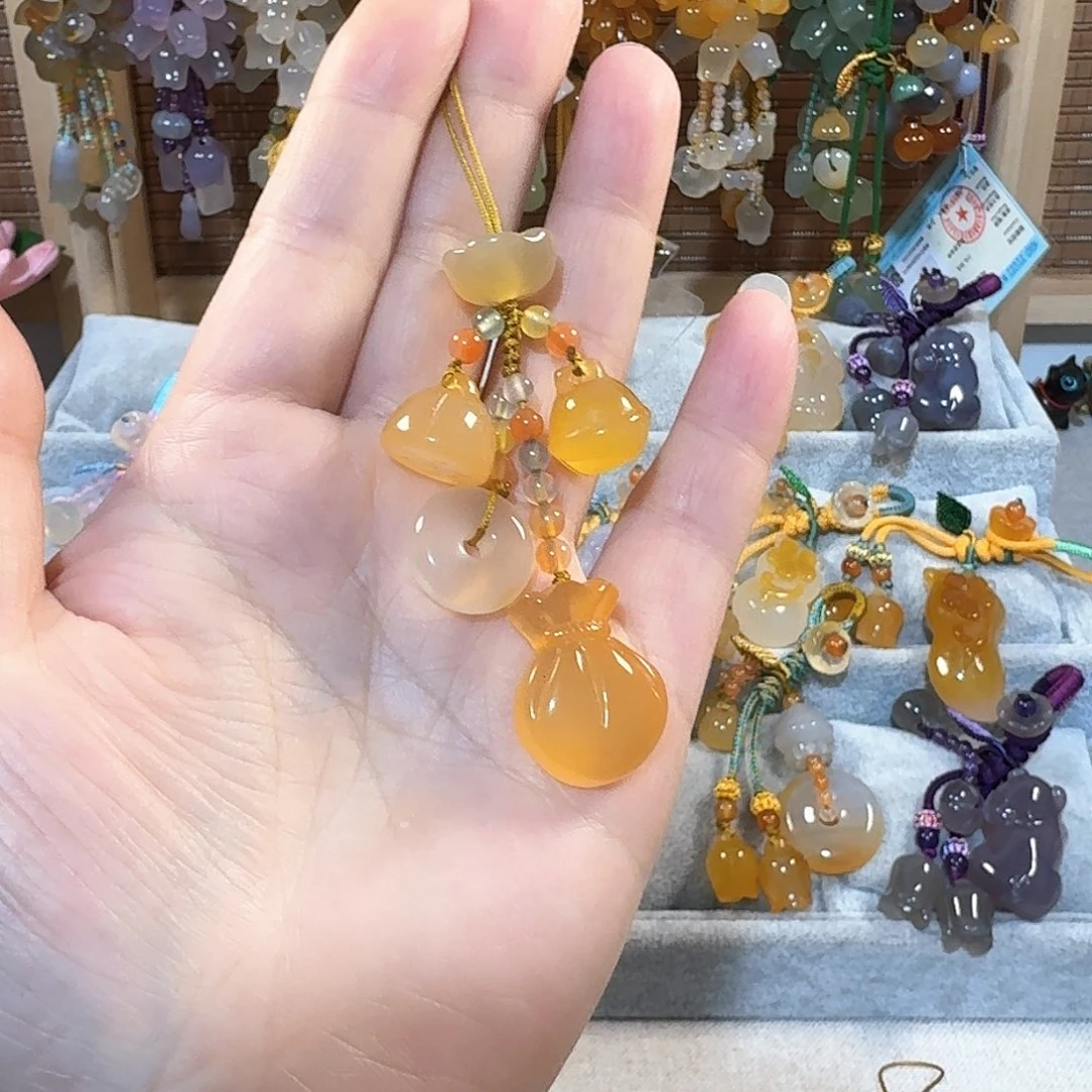 玛瑙/玉髓小吊坠未镶嵌