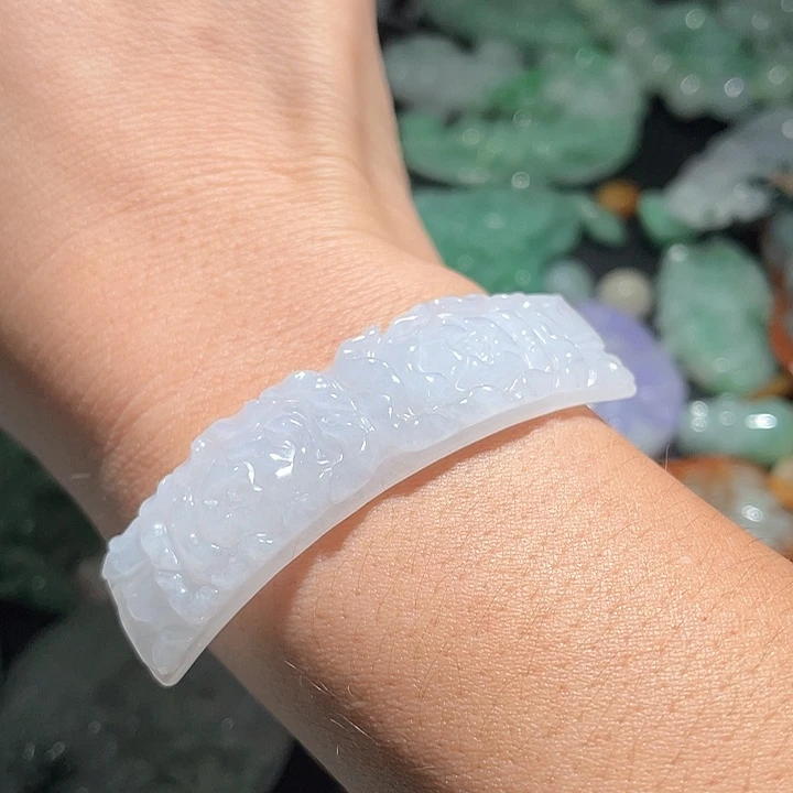 颈饰未镶嵌翡翠天