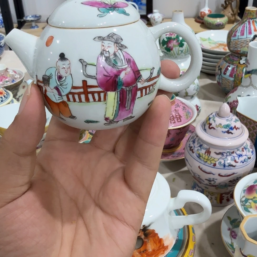 瓷片摆件等方式在不同行业上