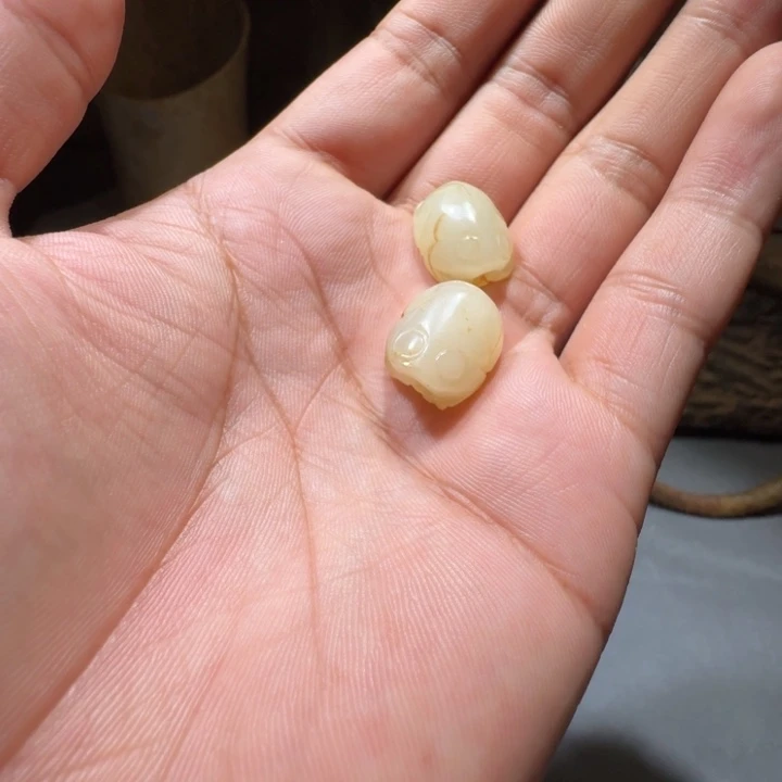 金***牛和田玉（糖玉）未镶嵌颈饰
