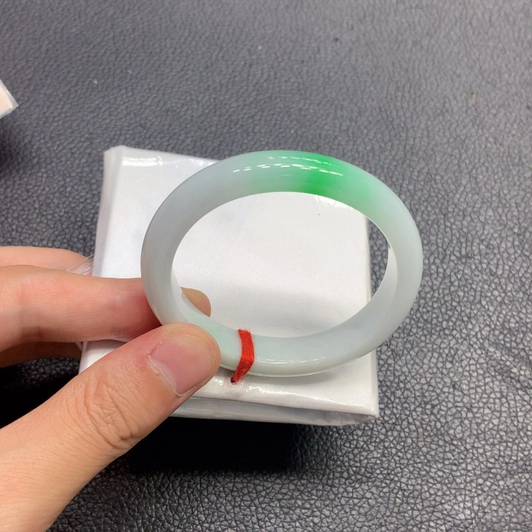 翡翠手镯（贵妃镯）未镶嵌翡翠