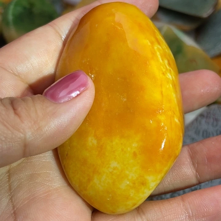 翡翠未镶嵌颈饰香****柴