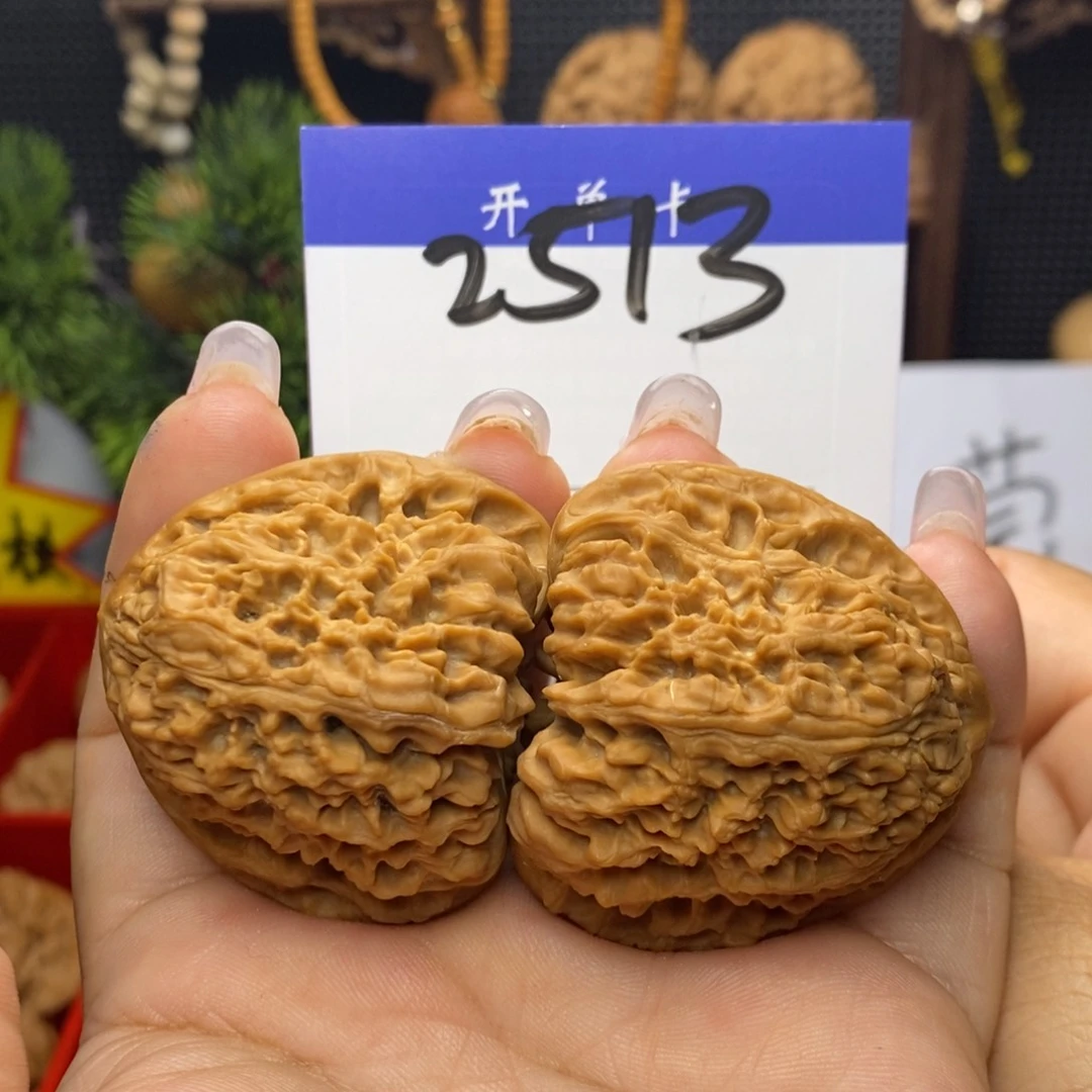 文玩核桃吊坠三角将。 边43。丹