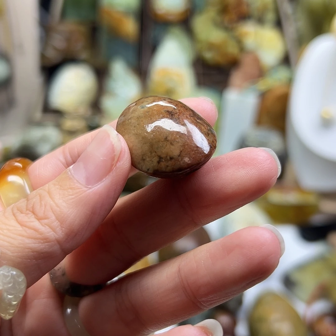 颈饰未镶嵌岫岩河磨玉（透闪石质玉）河磨玉富甲通眼