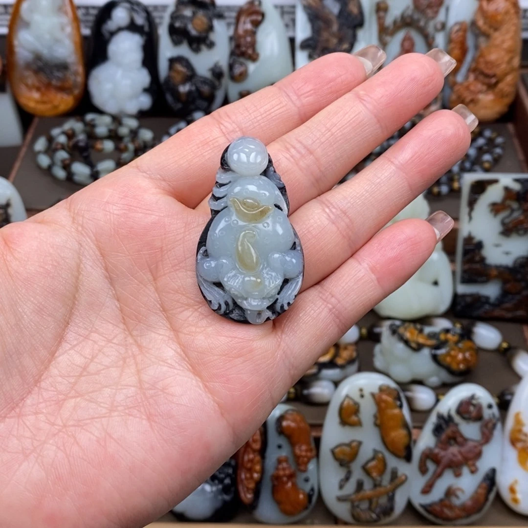 颈饰未镶嵌和田玉