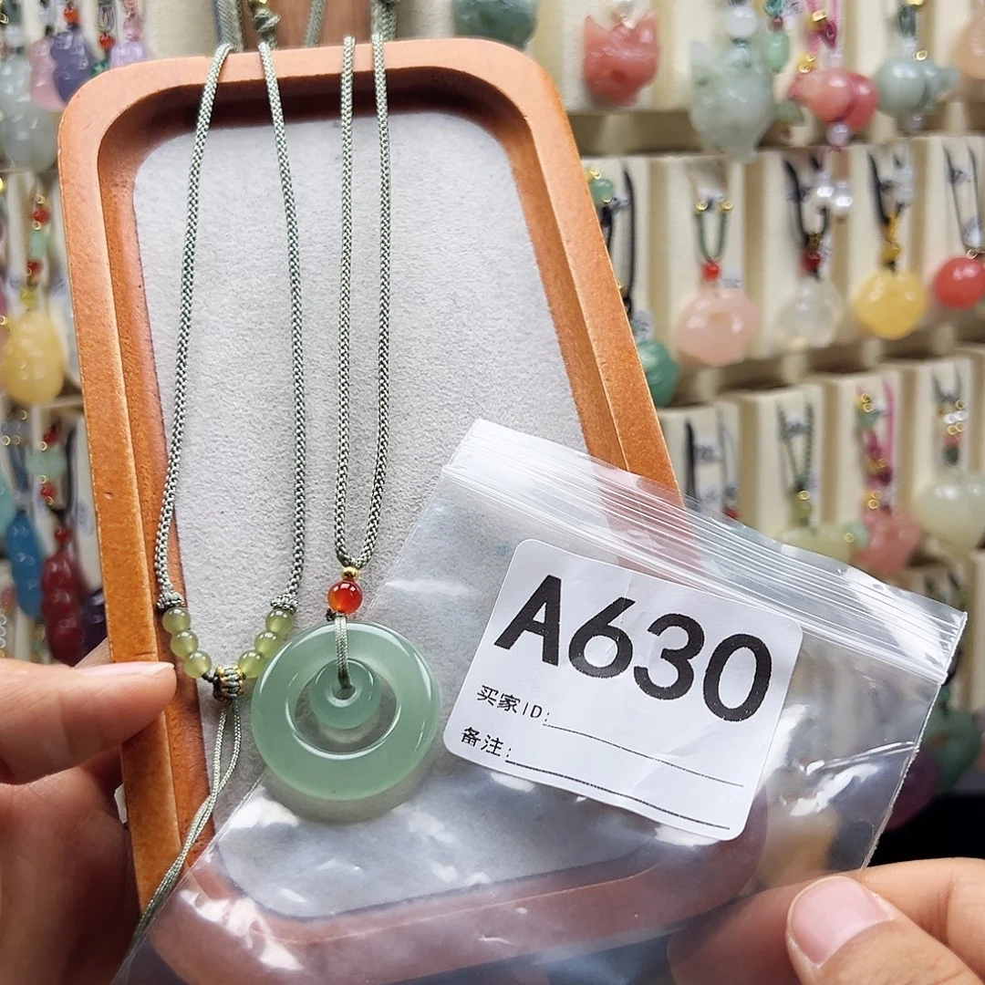 你***玩颈饰合金石英质玉
