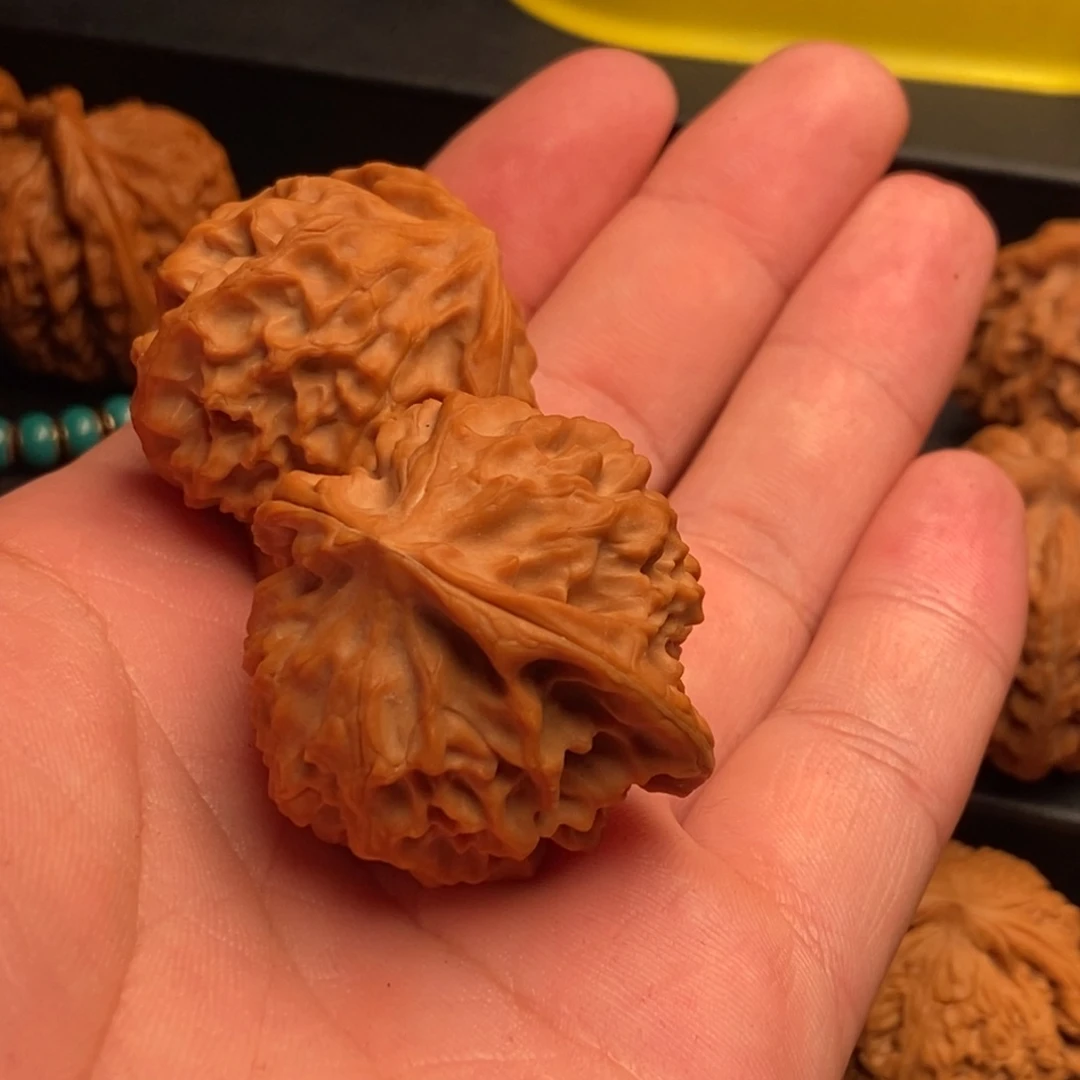 彭***珊文玩核桃吊坠40野龙麟