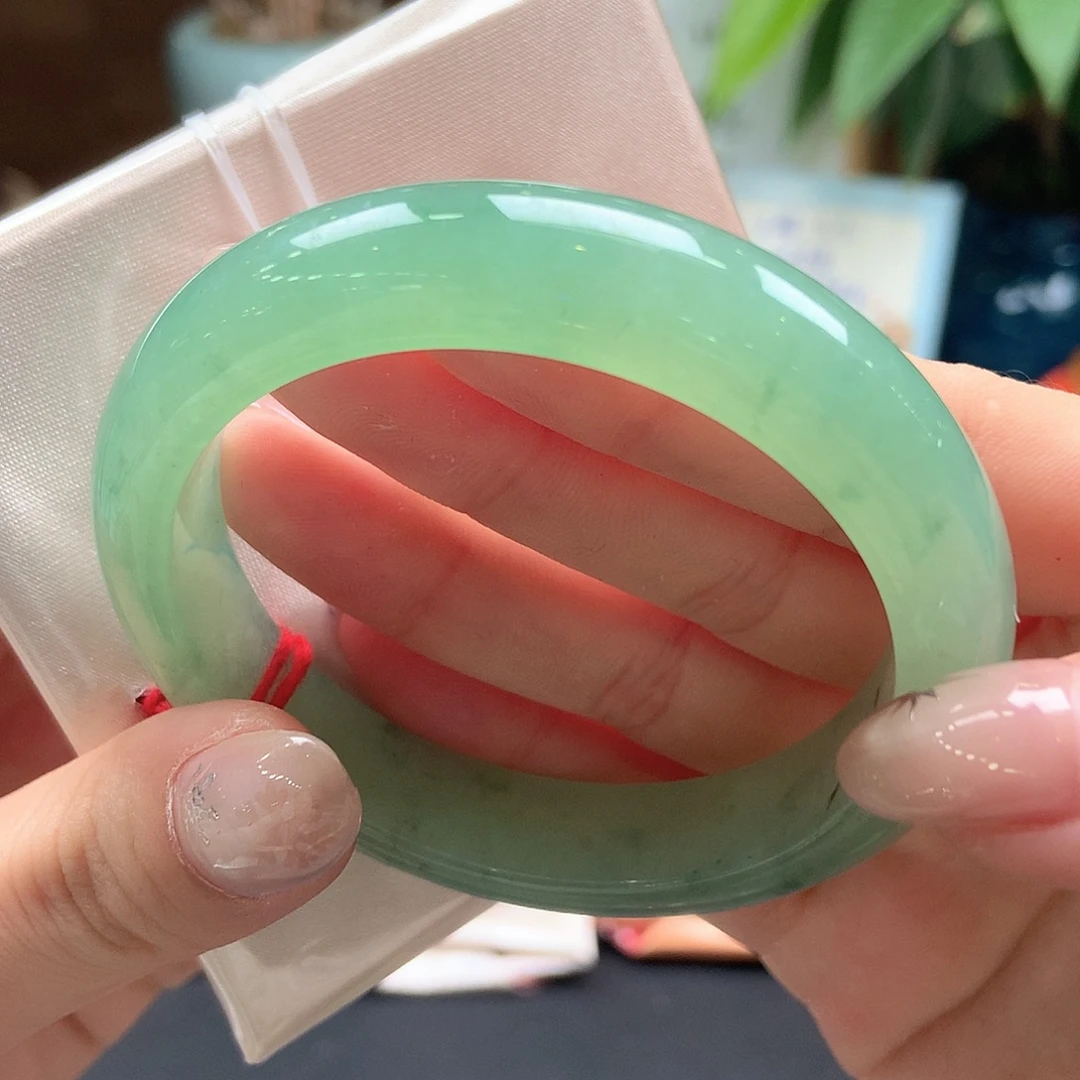 翡翠未镶嵌手镯甜果绿飘花55号