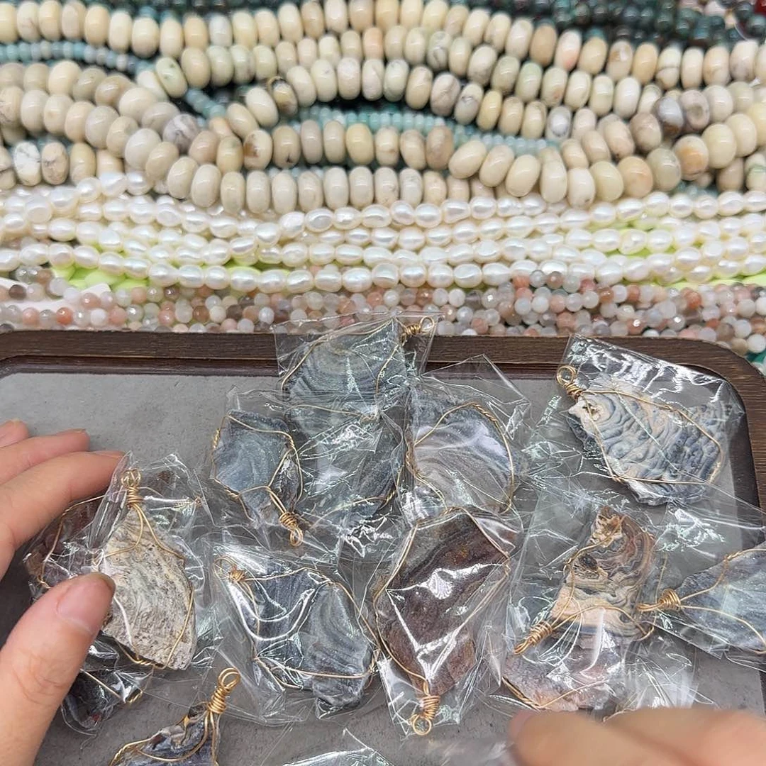 玛瑙/玉髓合金珠宝半成品水晶晶牙一个