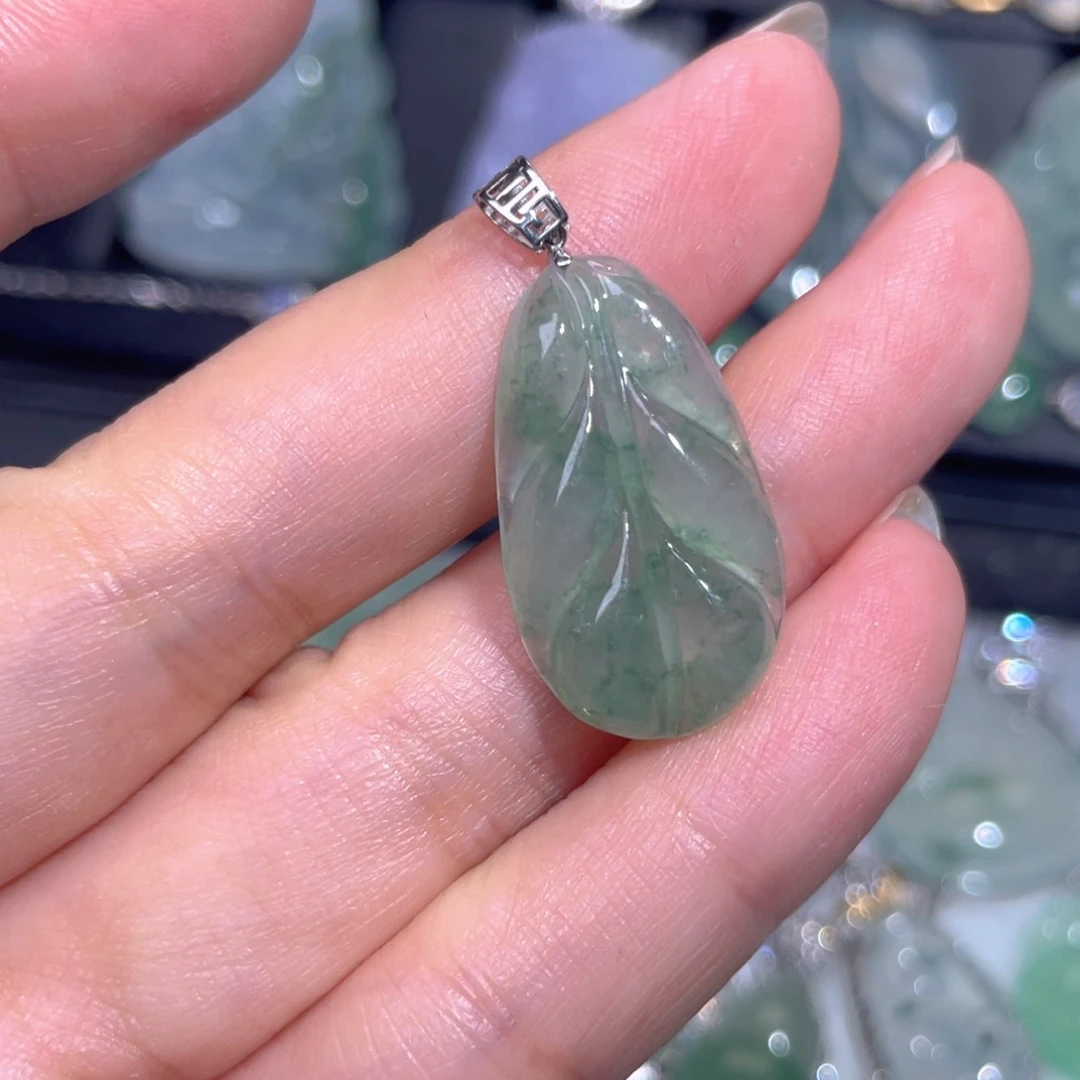 颈饰18K金镶嵌翡翠翡翠