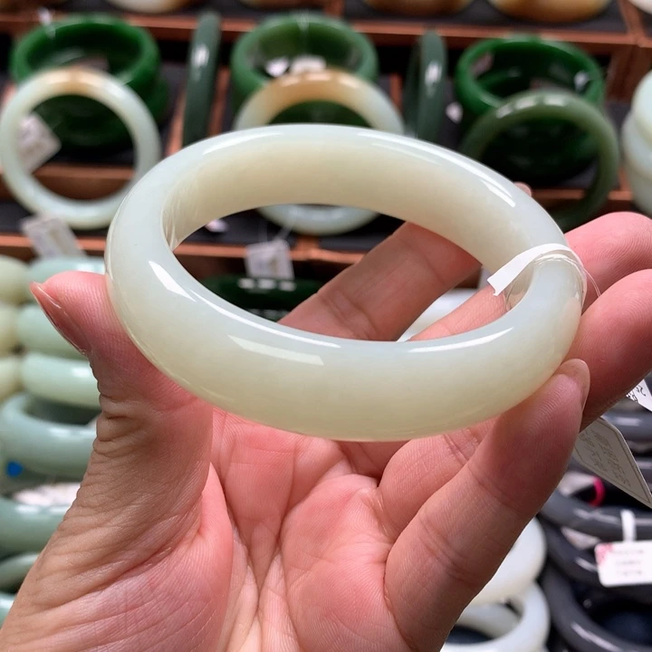 【闪购商品】未镶嵌手镯和田玉