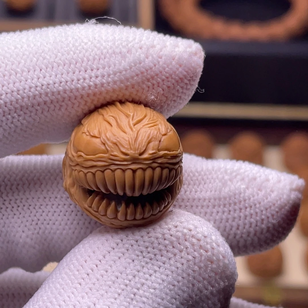 猴头核桃吊坠毒液17+