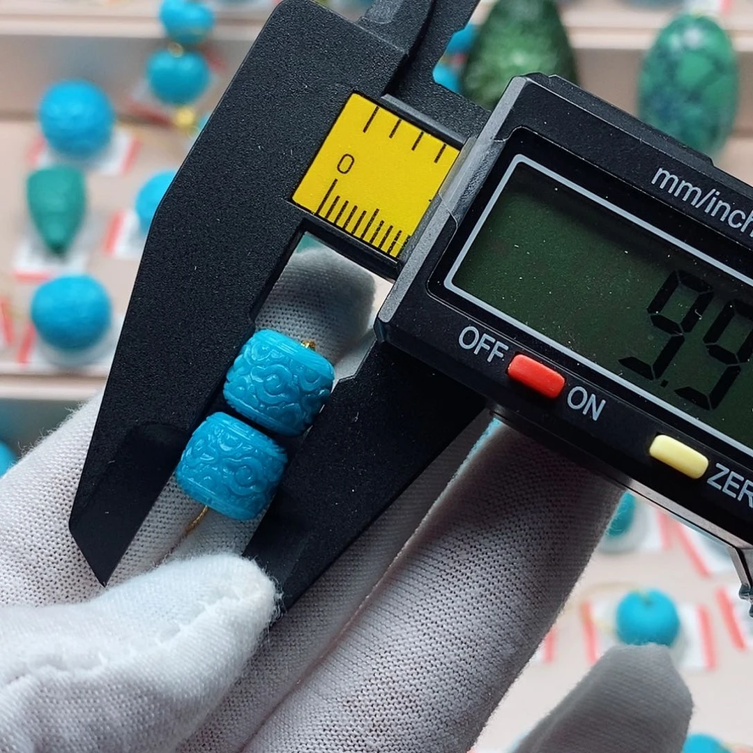 绿松石未镶嵌颈饰