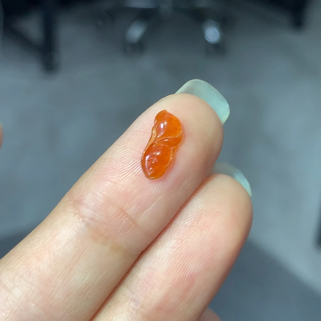 翡翠裸石未镶嵌红翡锦鲤2