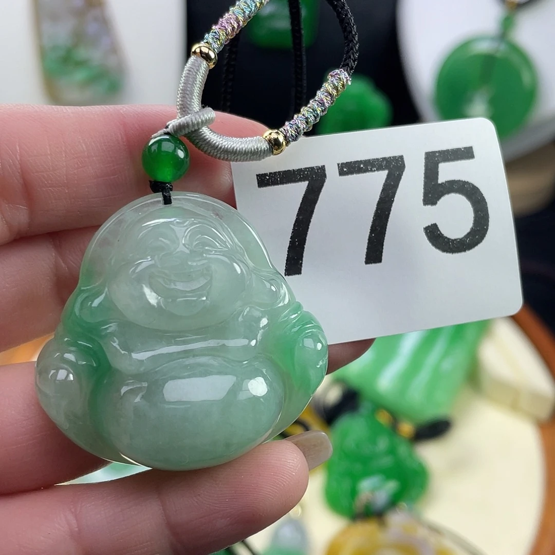 翡翠未镶嵌吊坠(赠链)