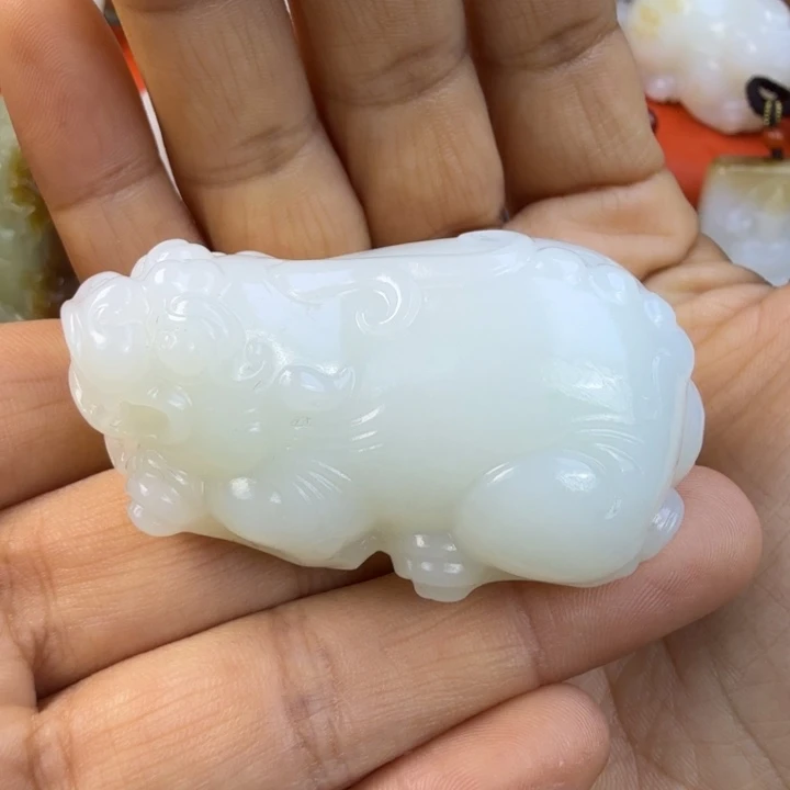 和田玉未镶嵌把件