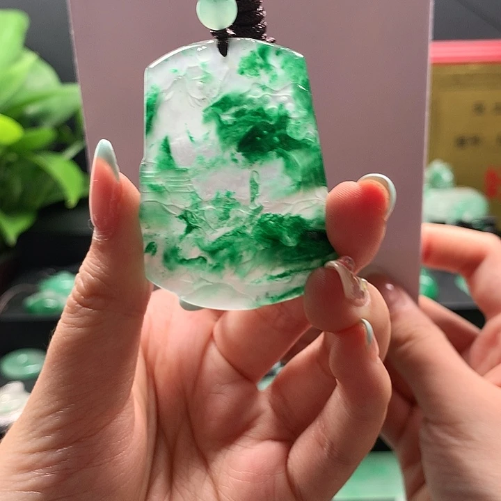 石英质玉吊坠未镶嵌潮*周