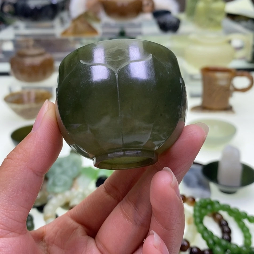 和田玉杯子未镶嵌