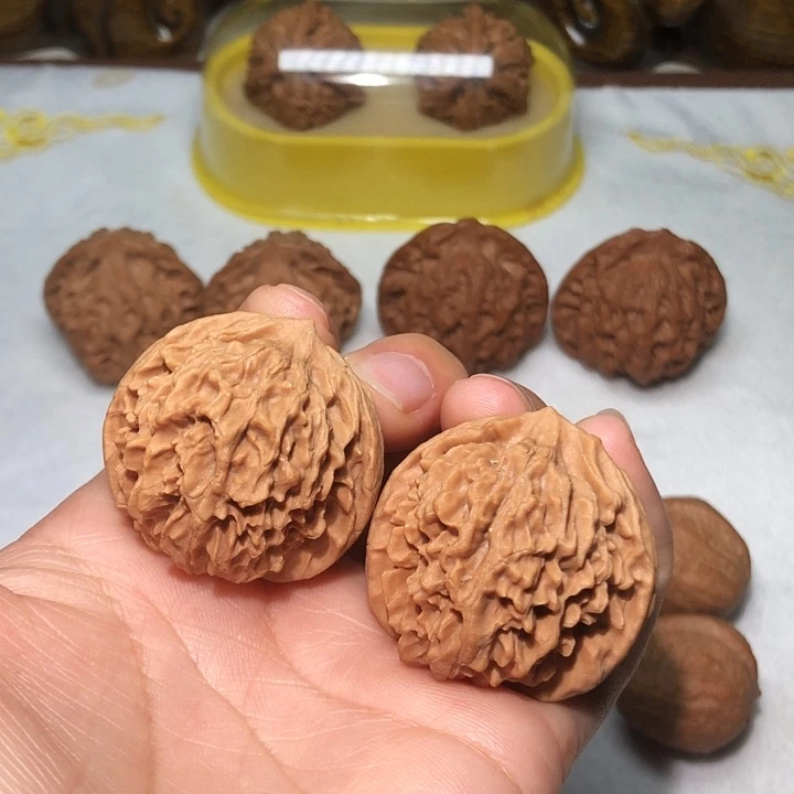 文玩核桃37皇冠狮子头