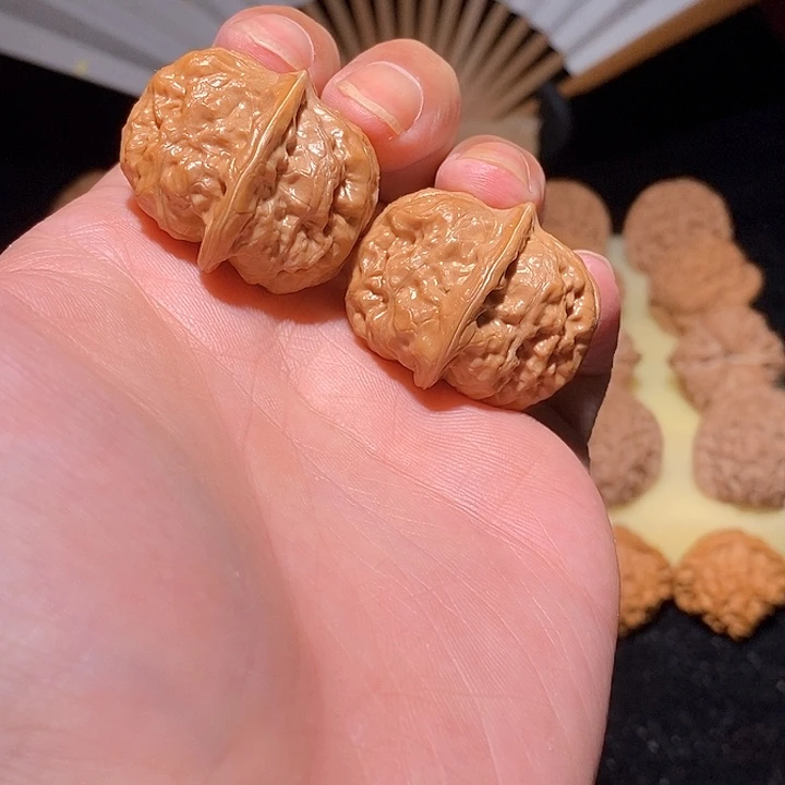 文玩核桃手把件门头沟元宝