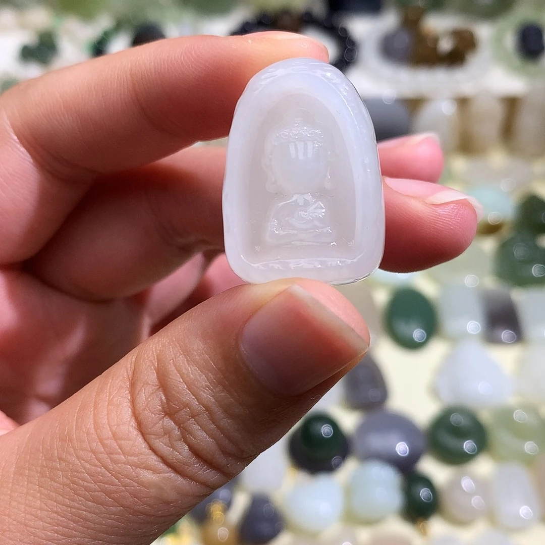 醉***y和田玉未镶嵌颈饰