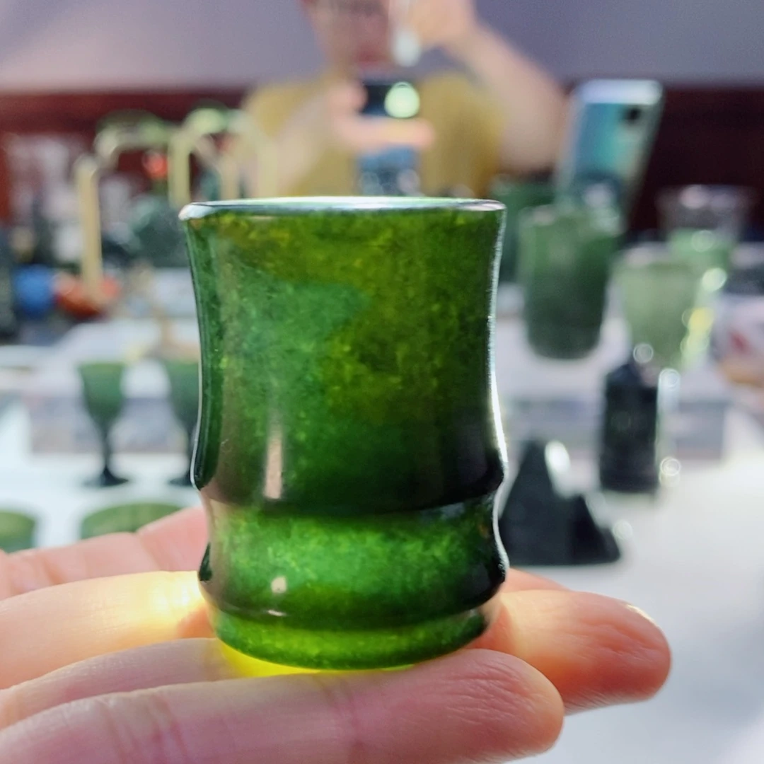 未镶嵌和田玉（青玉）摆件微瑕