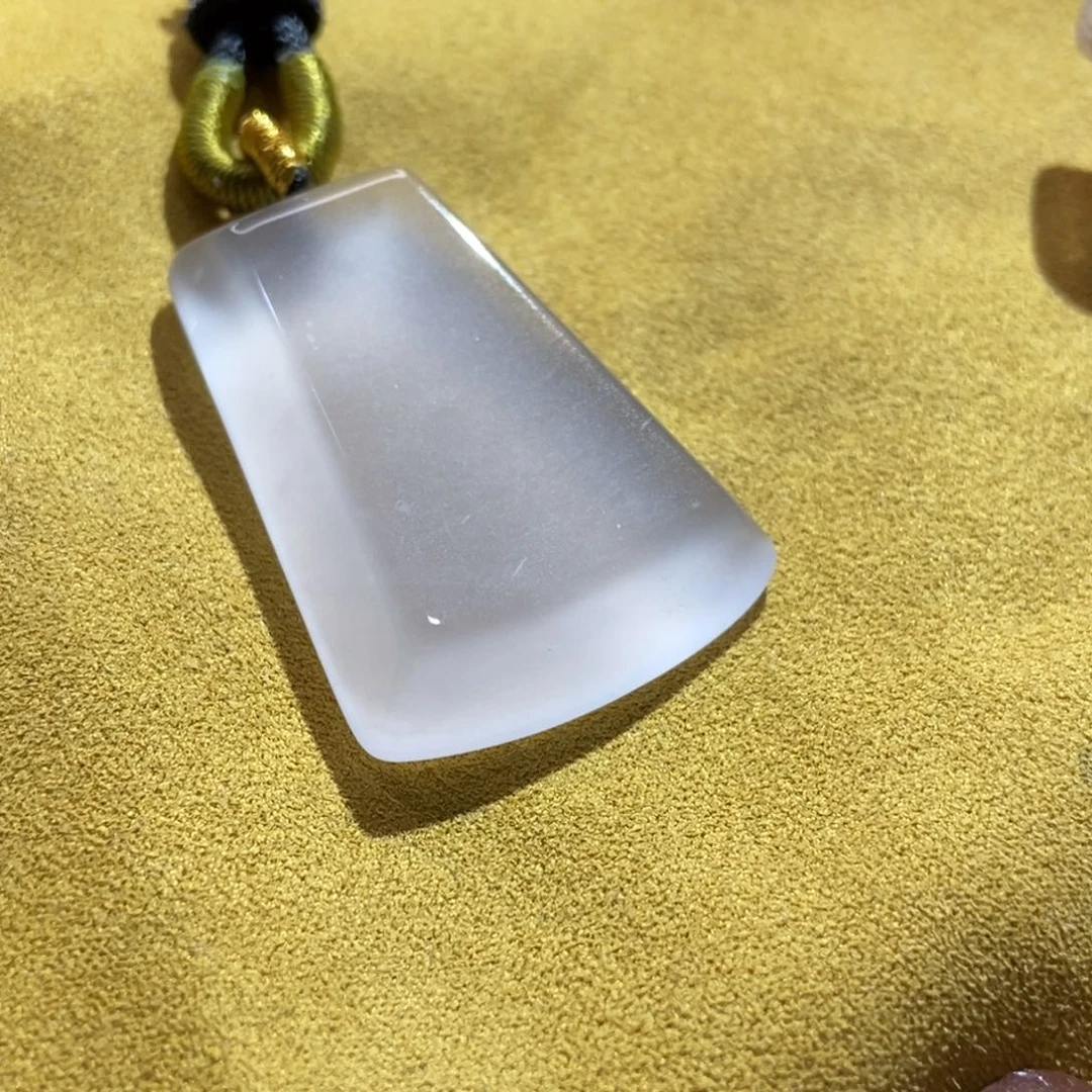 石英质玉未镶嵌颈饰